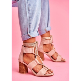 SEA Sandaler för kvinnor på en hälknuten mocka Beige Amore 1