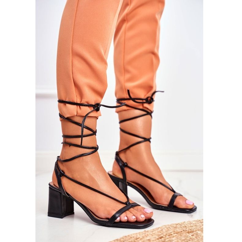 HAN Kvinnors sandaler på en klack bunden svart morgon 1