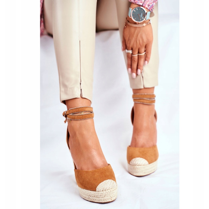 FB2 Kvinnors sandaler på en kil Linne Camel Canterola brun 1