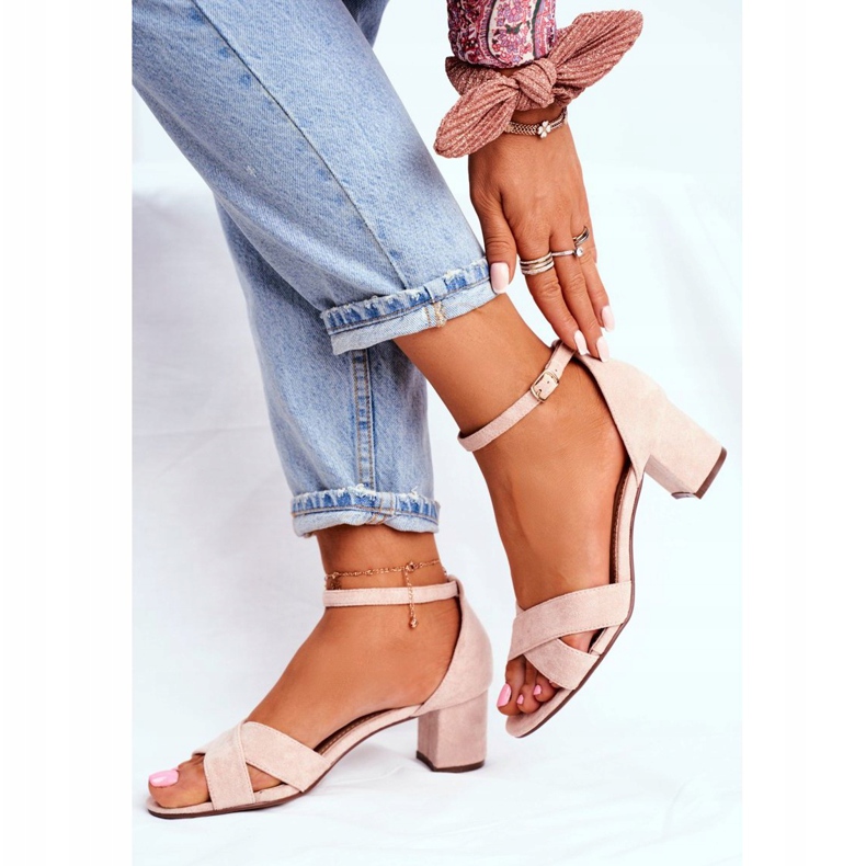 FW1 Beige mockasandaler på en Nela Bar 2