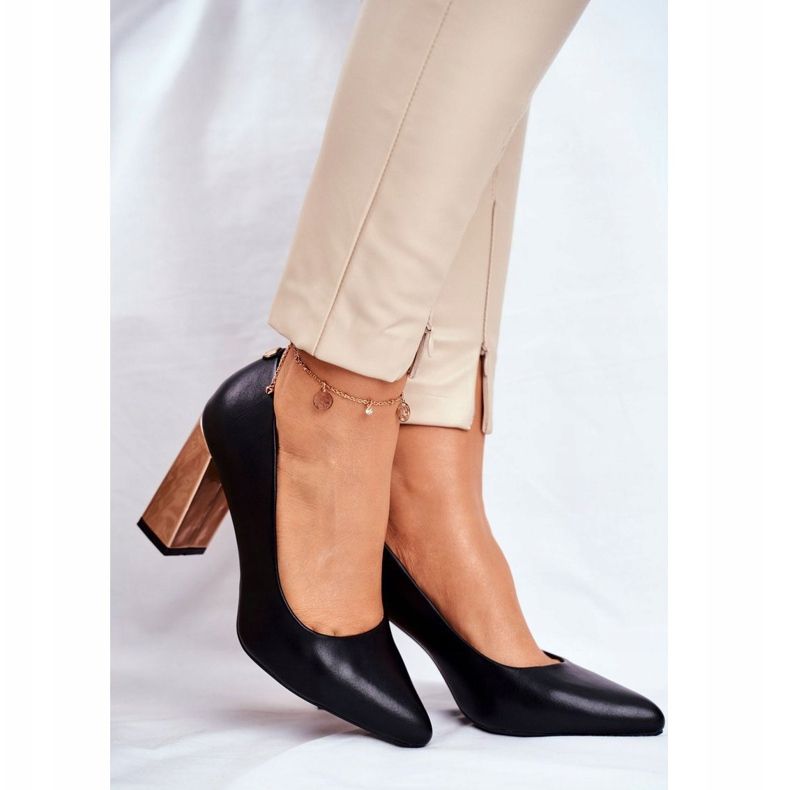 Dampumps på en guldklack Sergio Leone Black PB216 svart 1