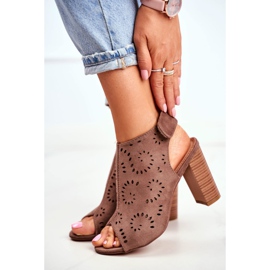 EVE Kvinnors sandaler på en häl med kardborre kaki -regler 2