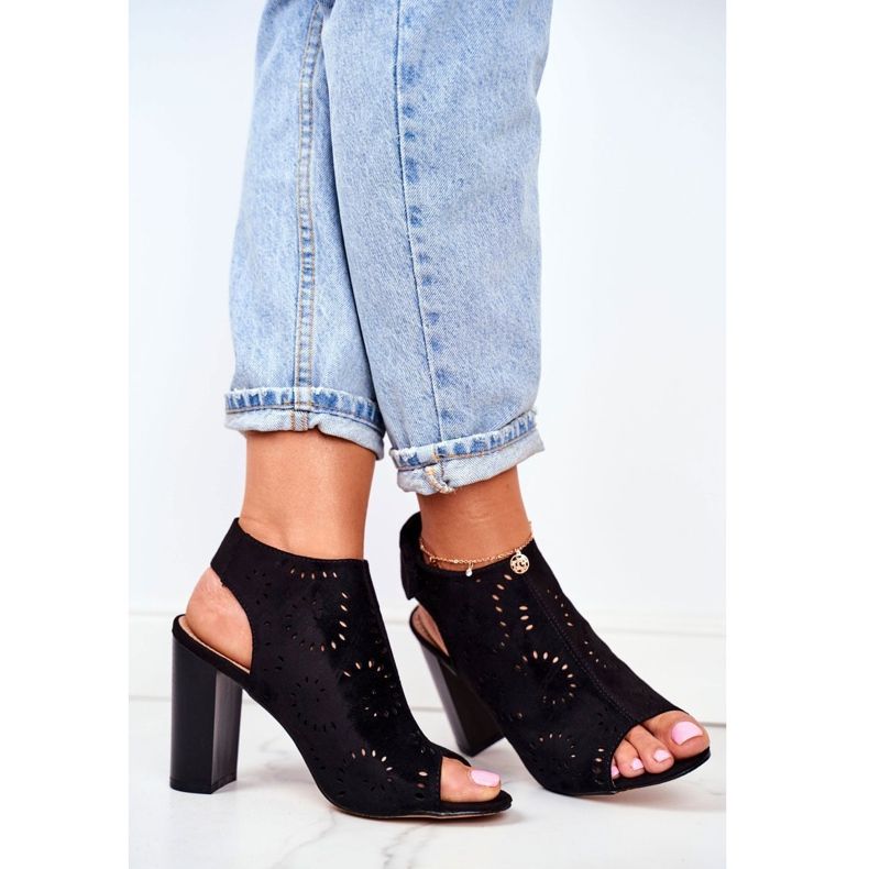 EVE Kvinnors sandaler på en klack med öppet kardborreband svart 1