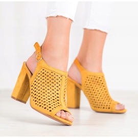 Weide Openwork sandaler på en bar gul 2