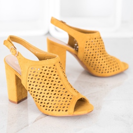 Weide Openwork sandaler på en bar gul 1