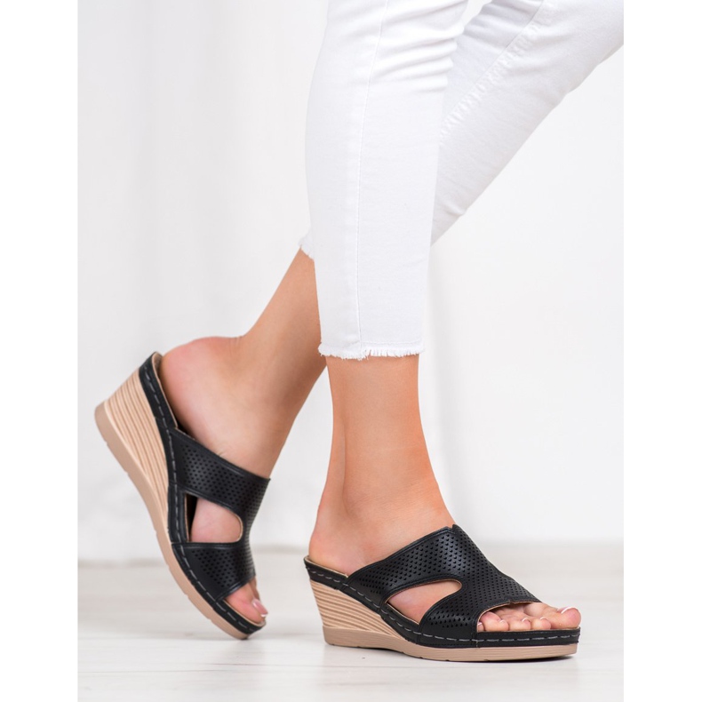 GOLL Lätta kil tofflor svart 1