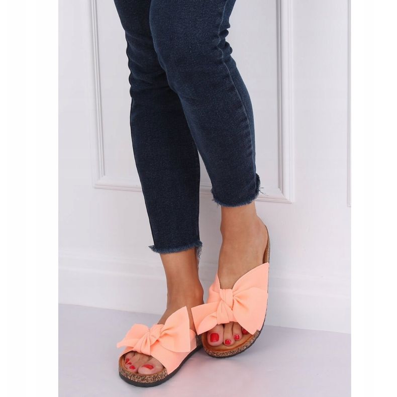 Rosa CK108 Rosa tofflor på korksulan 1