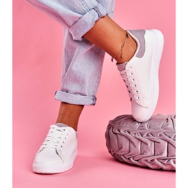 SEA Kvinnors sportskor vit med en grå klack Milly 2