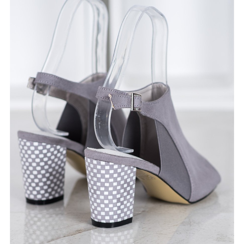 Goodin Inbyggda sandaler med rutig klack grå 1