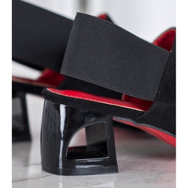 Goodin Slip-on skor på ett inlägg svart 2