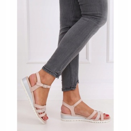 Sandaler på en låg kilbeige och rosa NS113P Naken 1