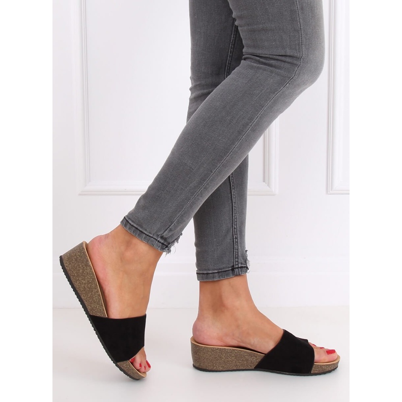 Svarta G186P tofflor i svart kil 1