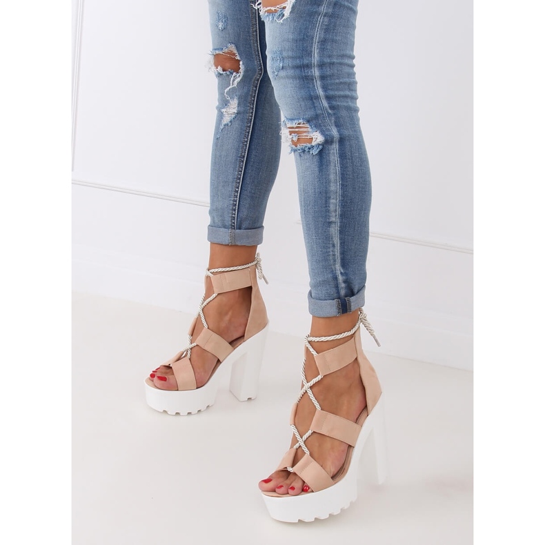 Sandaler på den beige och rosa plattformen NS120 Beige 1