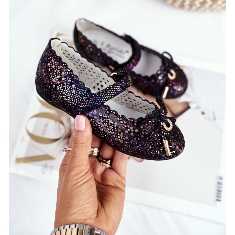 S.Barski Barns svarta genombrutna ballerinor med kardborrebandski Remtro 2