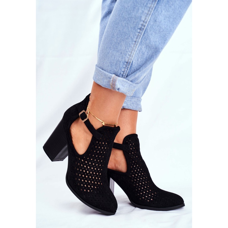 Bellucci Kängor för kvinnor på hälen mocka Openwork Black Morrena svart 1