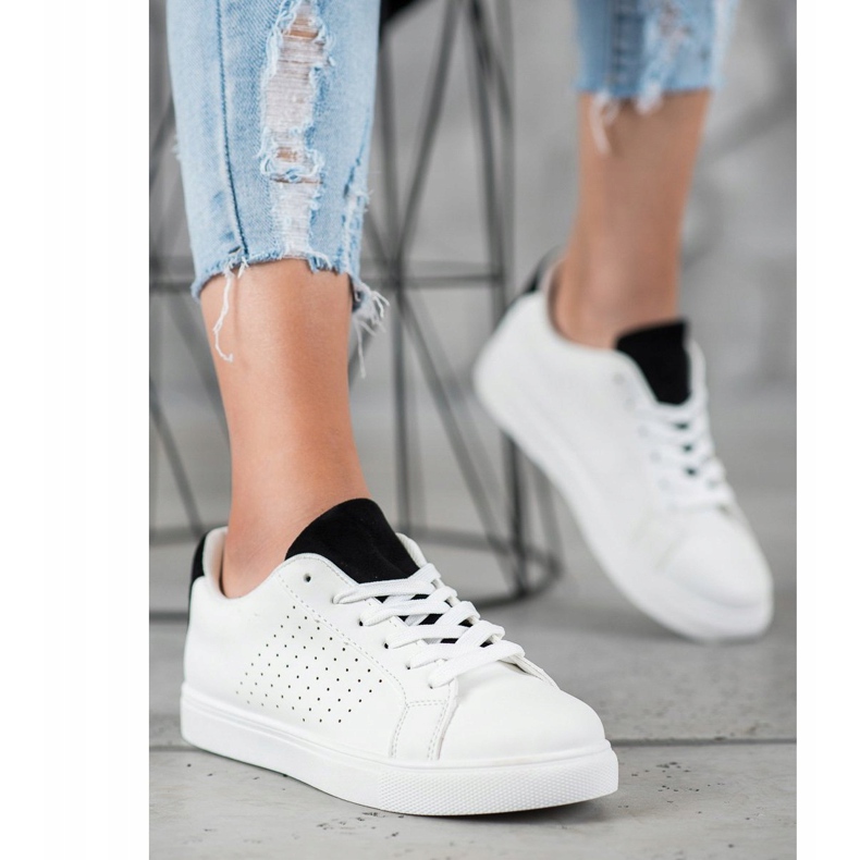 SHELOVET Vita skor med mockaskär 1