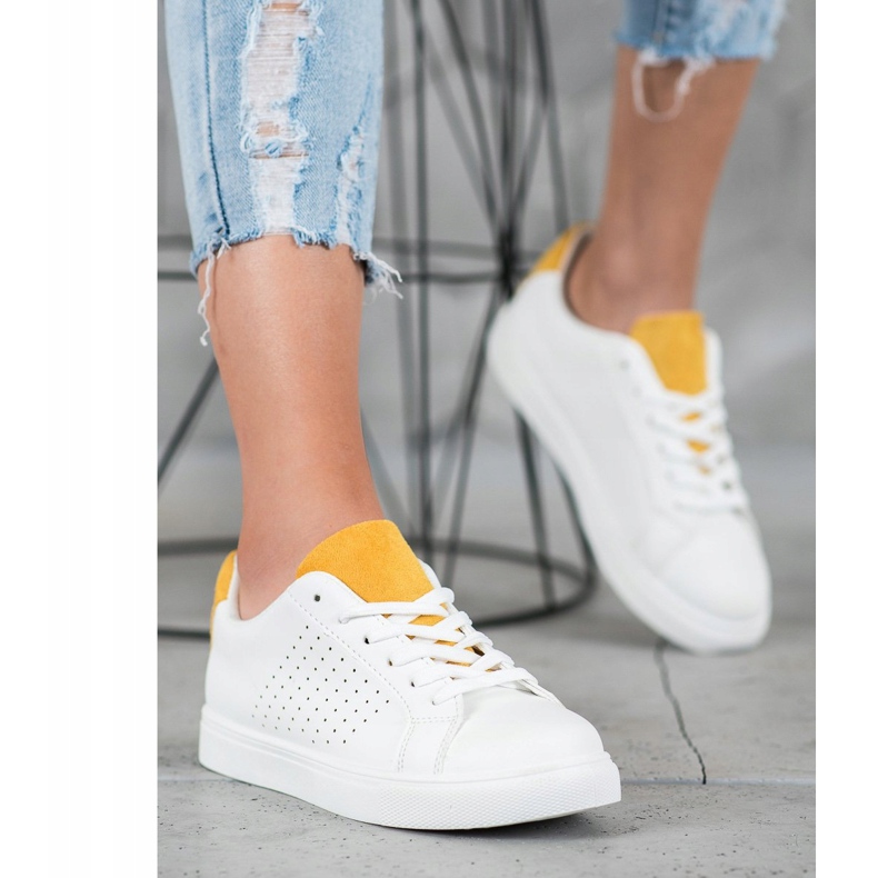 SHELOVET Vita skor med mockaskär 1