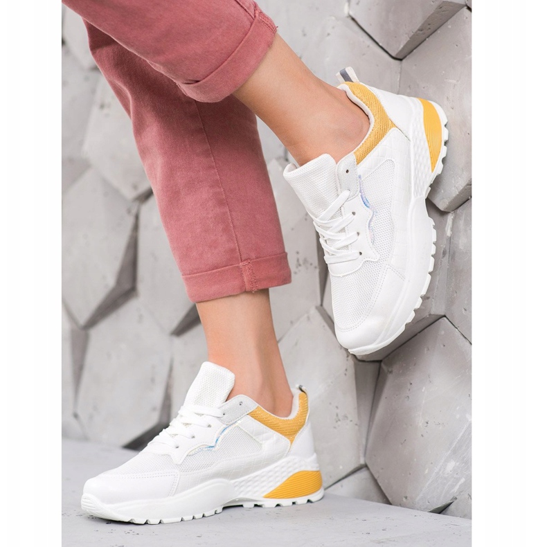 SHELOVET Sneakers med ljusa orange insatser vit 1