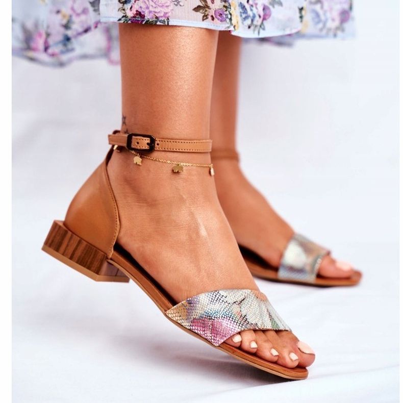 Kvinnors sandaler Maciejka läder rött huvud 04618-29 brun 1