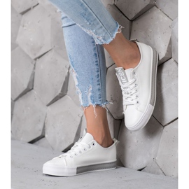 SHELOVET Sneakers med Eco Leather Nice vit 1