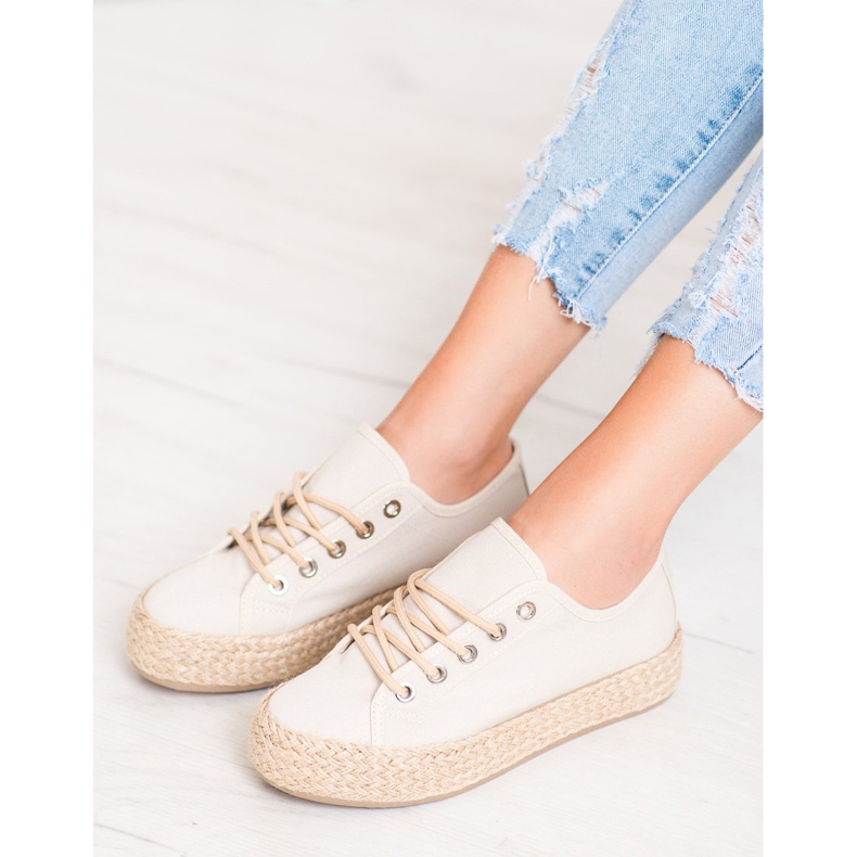 Kylie Sneakers på en halmplattform brun 1