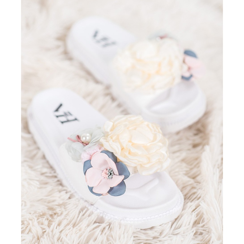 SHELOVET Mocka tofflor med blommor vit 2