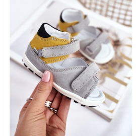 Bartek S.A. Barns förebyggande mini första steg sandaler Bartek W-71266 grå gul 2