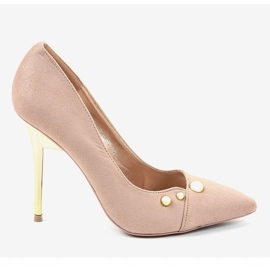 Klassiska beige höga klackar med NE05P dubbar 2