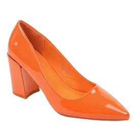 Orange pumpar på LE061P -stolpen 1