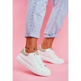 SEA Kvinnors sportskor vit med en grön klack Milly 2