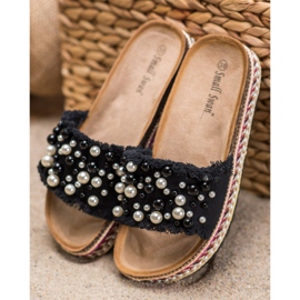 Small Swan Tofflor På Plattformen Med Pärlor svart 1