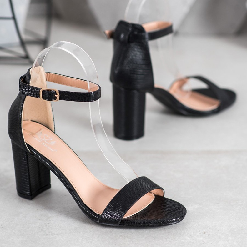 Small Swan Snygga högklackade sandaler svart 1