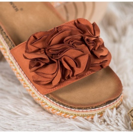 Small Swan Mocka tofflor med prydnader mångfärgad orange 1 Small Swan Mocka tofflor med prydnader mångfärgad orange 1