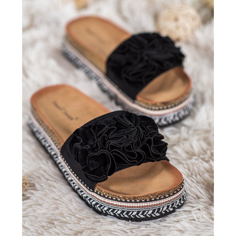 Small Swan Mocka tofflor med prydnader svart 1