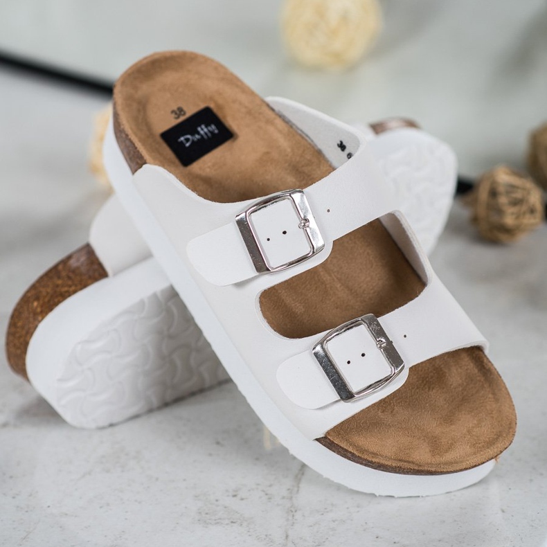 SHELOVET Vita tofflor på plattformen 1