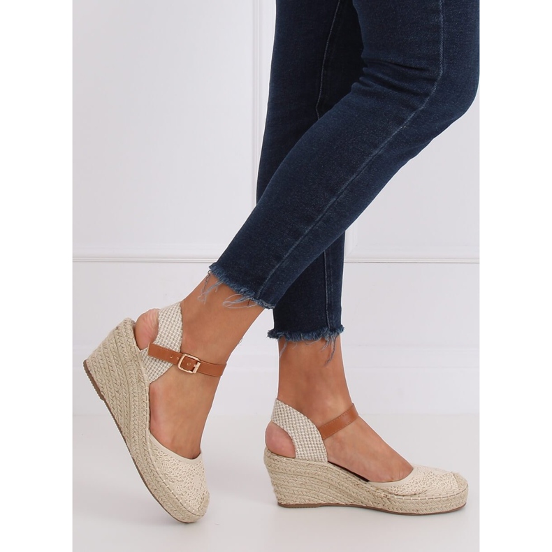 Espadriller på en beige kil S-819 Beige 2