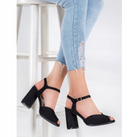 Filippo Svarta sandaler på en bar 1