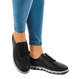 Svarta genombrutna sportskor JH81168-3 1