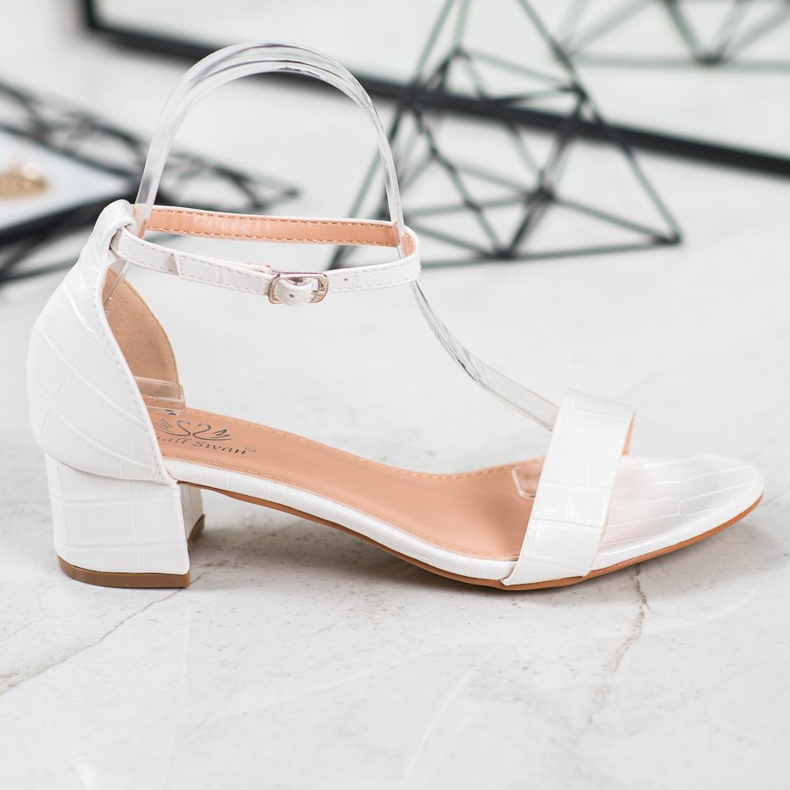 Small Swan Bekväma sandaler på en låg stolpe vit 2