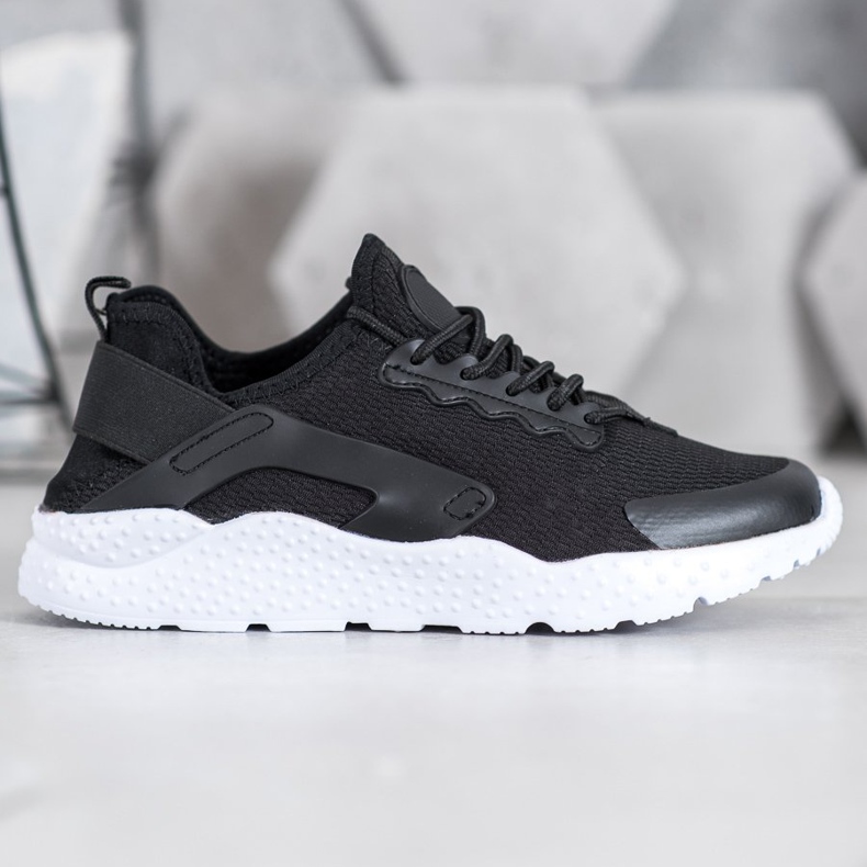 SHELOVET Svarta textilskor 1