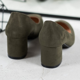 Fama Mocka pumpar på en pelare grön 1