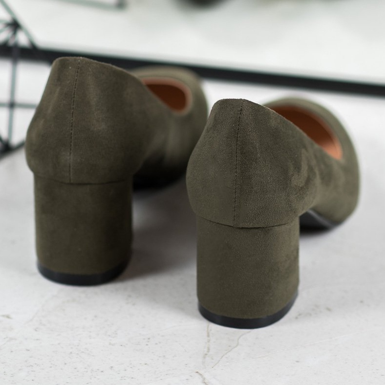 Fama Mocka pumpar på en pelare grön 1