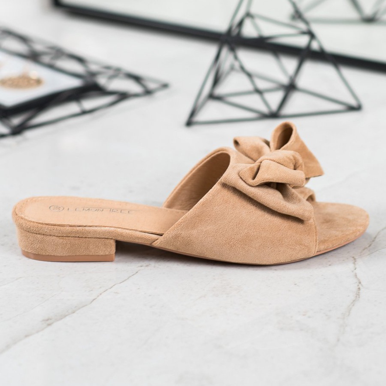 SHELOVET Beige flip-flops på en platt häl 2