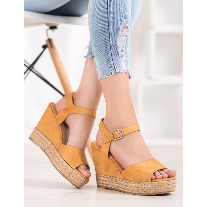 Clowse Gula sandaler på en hög klack 1