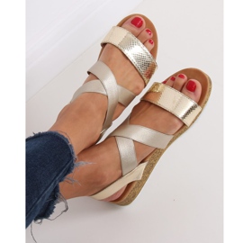 AM042 Guld sandaler för kvinnor gyllene 2