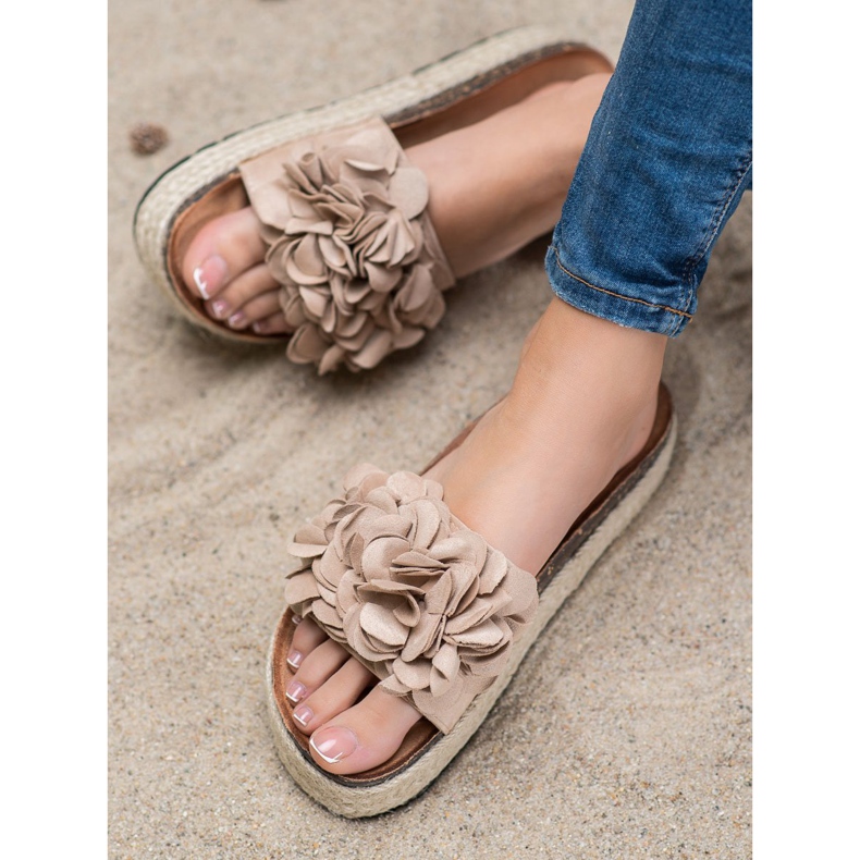 Seastar Trendiga beige tofflor 2