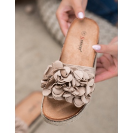 Seastar Trendiga beige tofflor 1