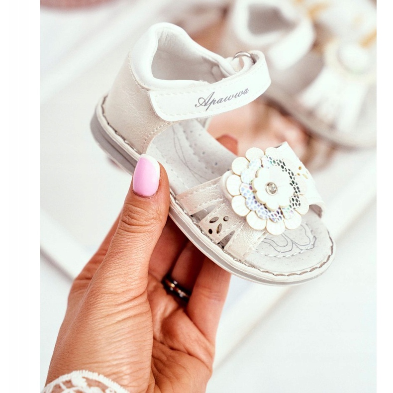 Apawwa Barnsandaler med kardborreblomma White Mino vit mångfärgad gul 1