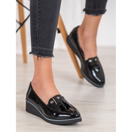 Vinceza Lackerade pumpar på en kil svart 1