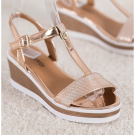 SHELOVET Gyllene kilar med ekoläder 1